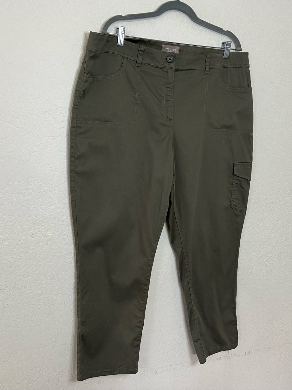Chico's Army Green Ankle Tapered Cotton Pants Women’s Size XL - 3 - Cargo Pocket - Picture 2 of 9